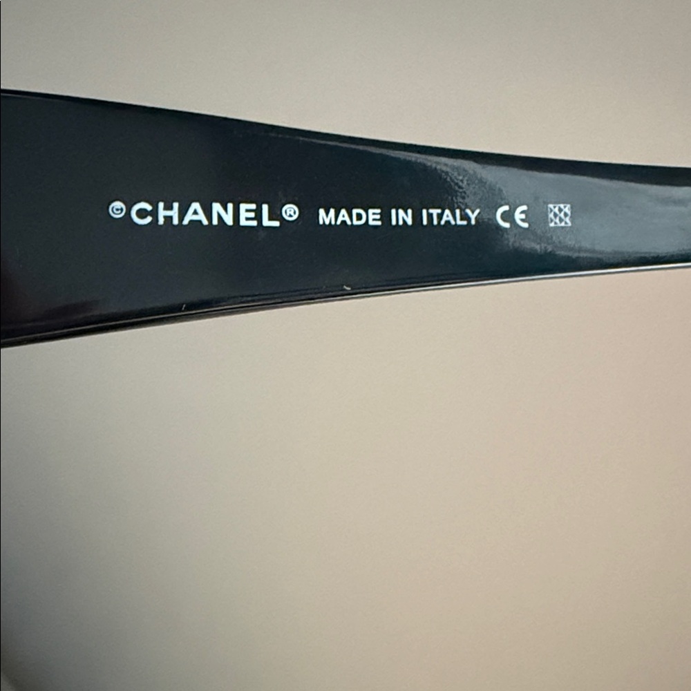 Vintage authentic CHANEL Black Quilted Sunglasses with Silver Accents - Picture 8 of 11